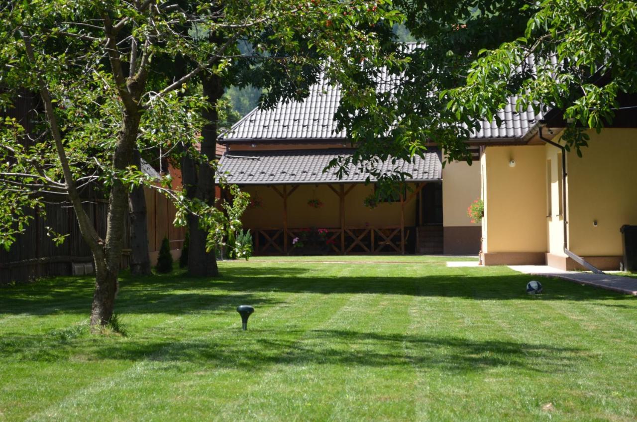 Casa Pricas Vila Moieciu de Jos Exterior foto
