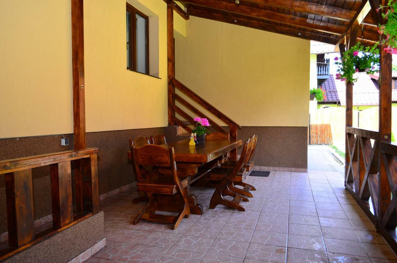 Casa Pricas Vila Moieciu de Jos Exterior foto